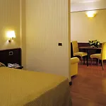 Palace 4*