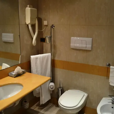 فندق Palace 4*