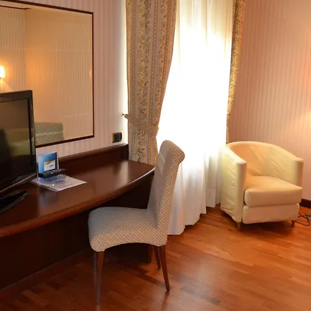 Palace 4*
