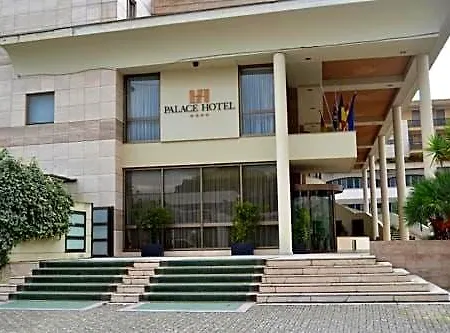 Palace 4*